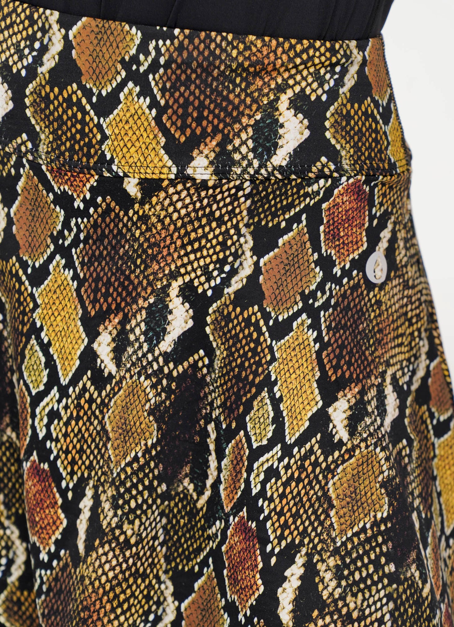 Court Short Saia 37cm (Cobra)